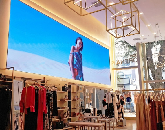 Painel de LED Indoor P4 - 9,00m x 3,00m