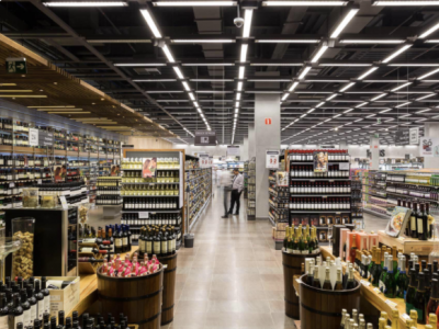 Como a tecnologia de painis de LED pode ajudar o supermercado?