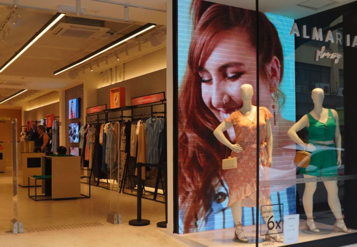 Atrair clientes para loja com Painel de LED