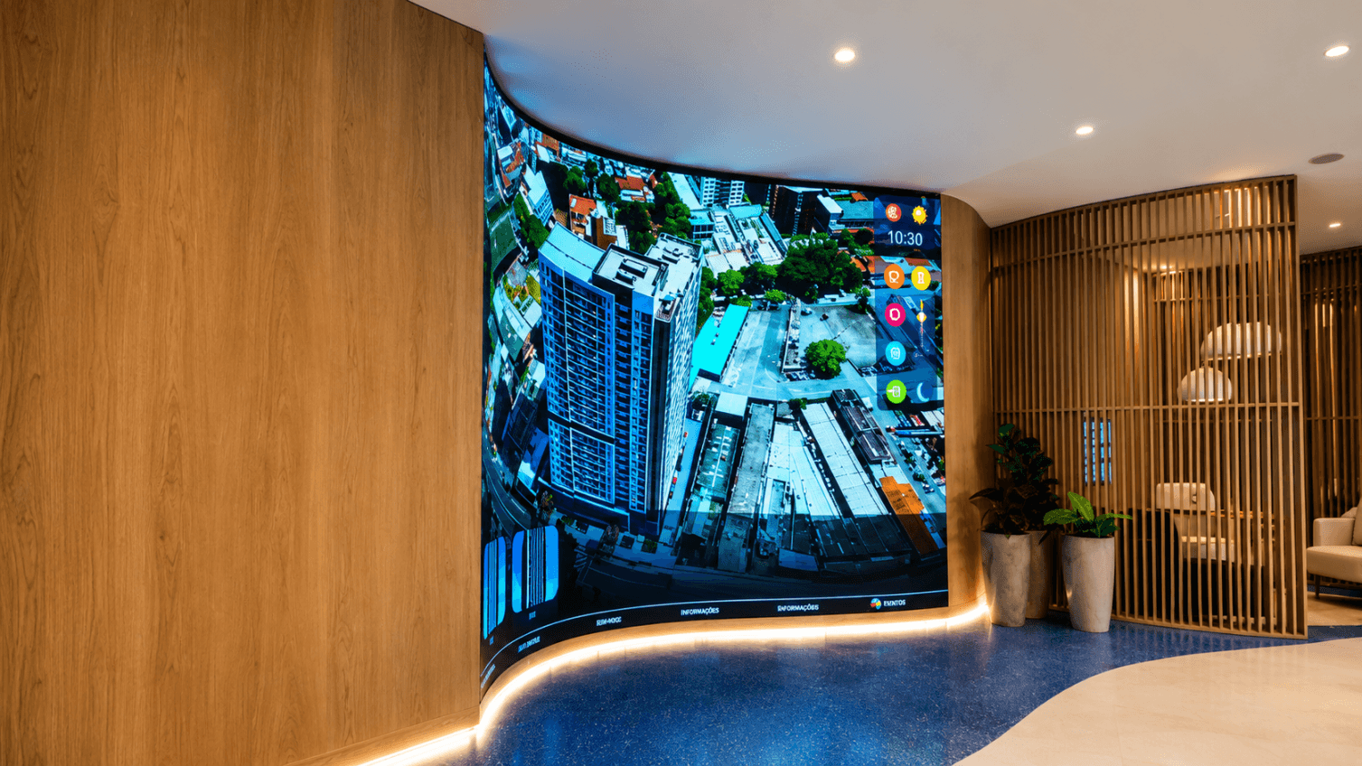 LED para fachadas curvas instalado em empreendimento comercial com painel curvo desenvolvido pela DSHOW.